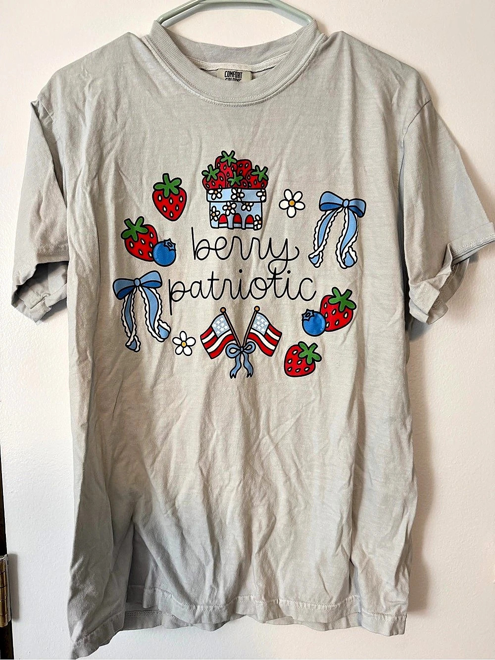 Comfort Colors Berry Patriotic Graphic T-Shirt Gray Medium